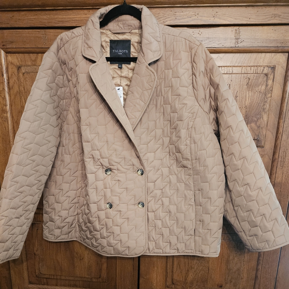 Gorgeous beige quilted Talbots jacket. NWT